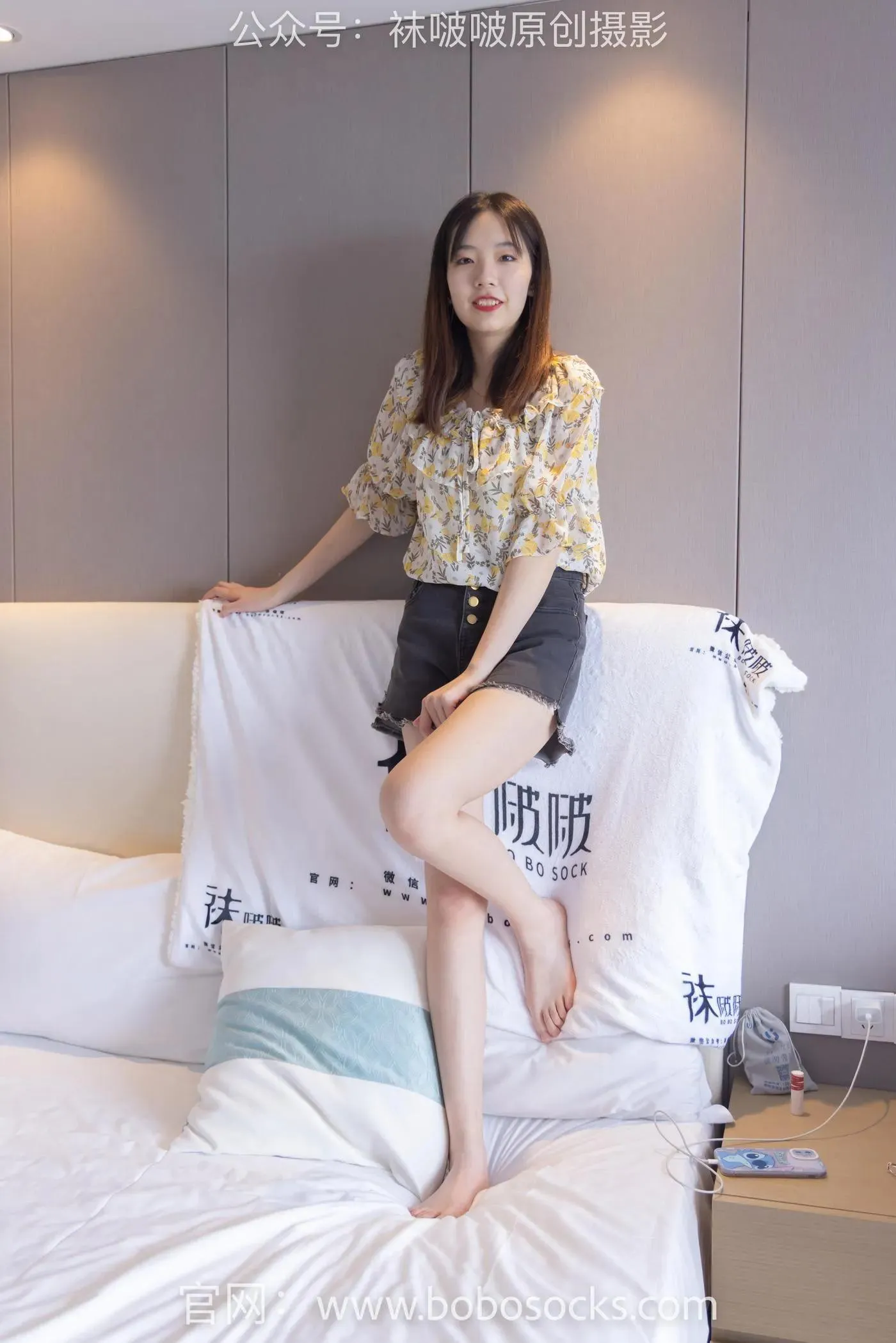 [BoBoSocks袜啵啵]NO.136 小甜豆-高跟长靴、白棉袜、裸足 [200P]插图1